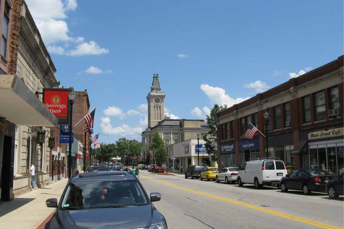 Image of Main St looking east in Marlborough, MA