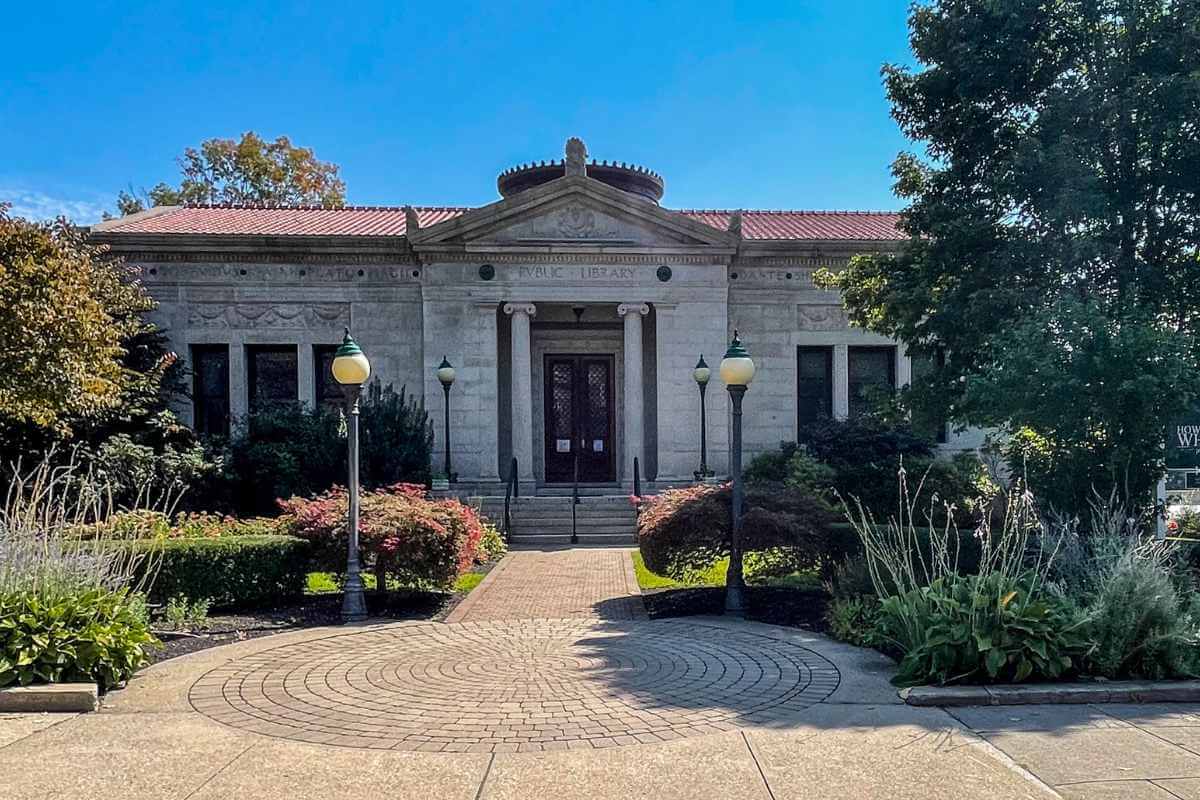 Image of Whittemore Library in Naugatuck, Connecticut