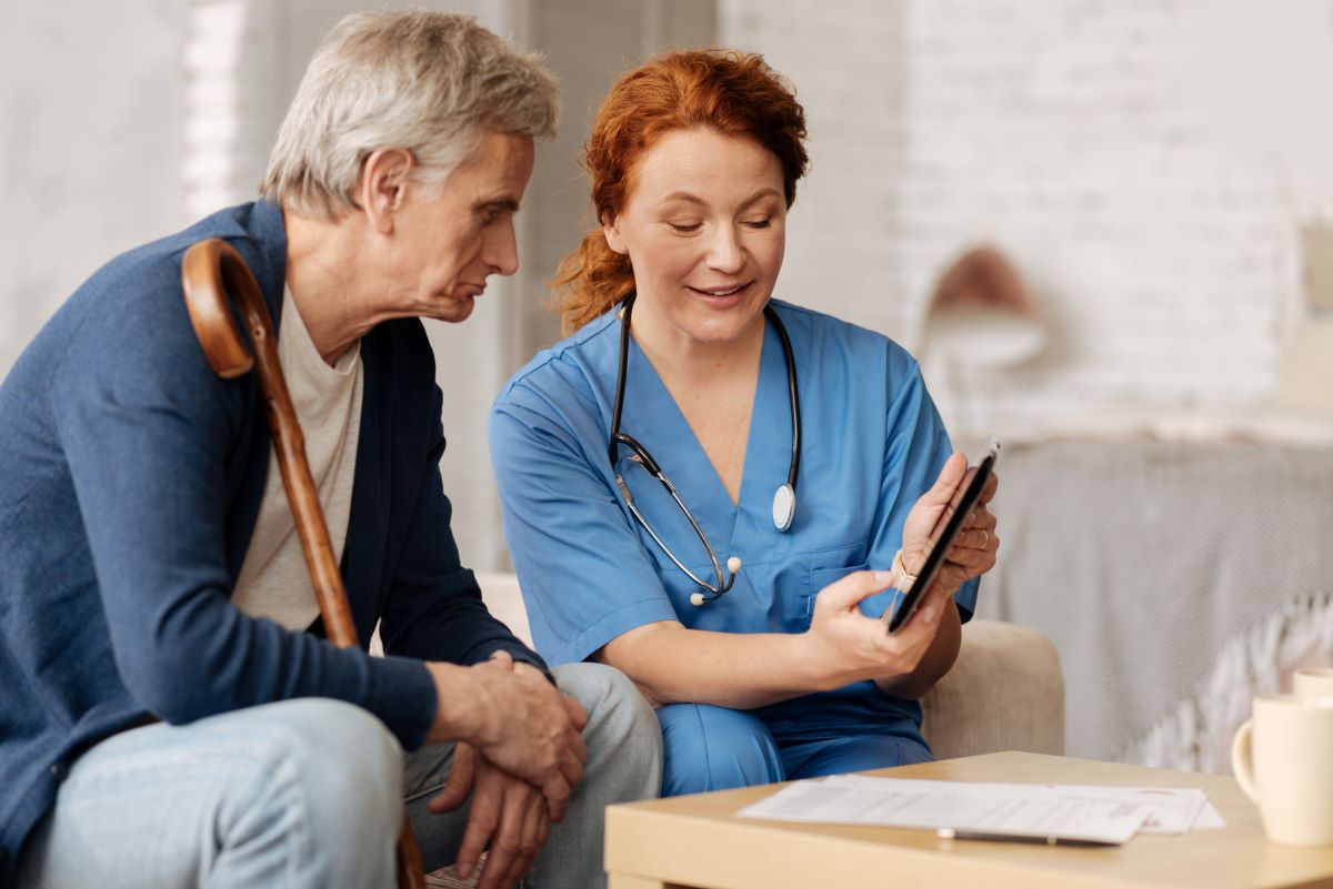 An Oklahoma nurse discusses a care plan with one of her patients.